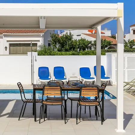 Feriehus Izarenar Cala Blanca (Menorca)